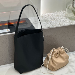 Korean Tweezer Bag with Tow Bucket for Spring 2025