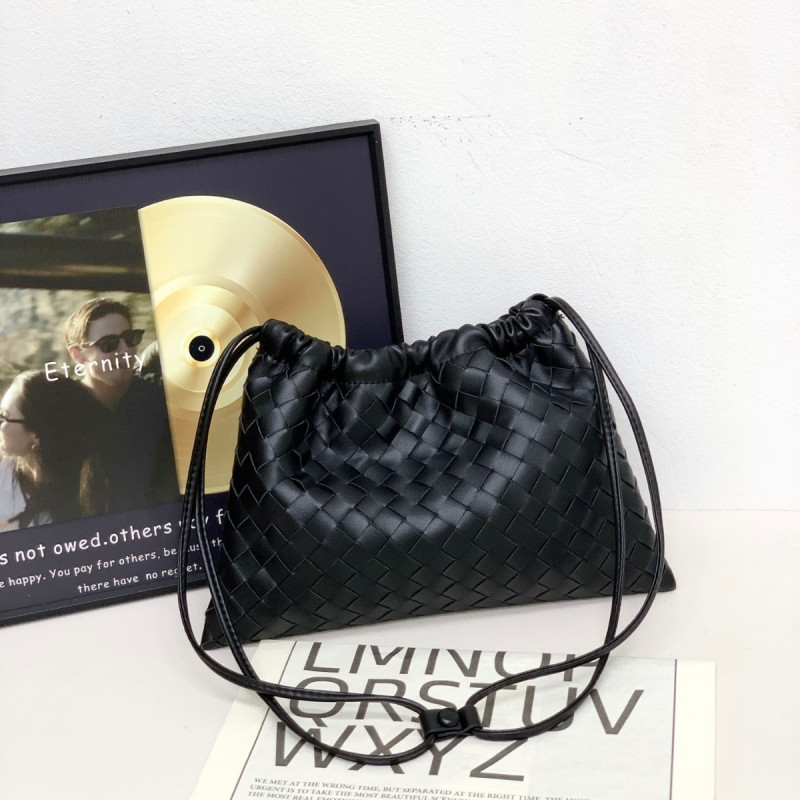 Sheepskin Handbags with High-Capacity Buns