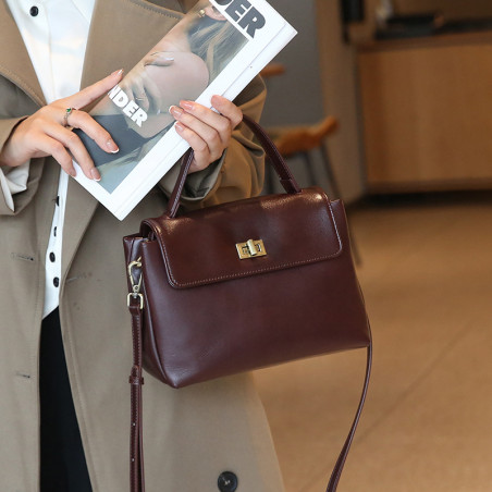 Leather Bags 2025: Retro & Chic