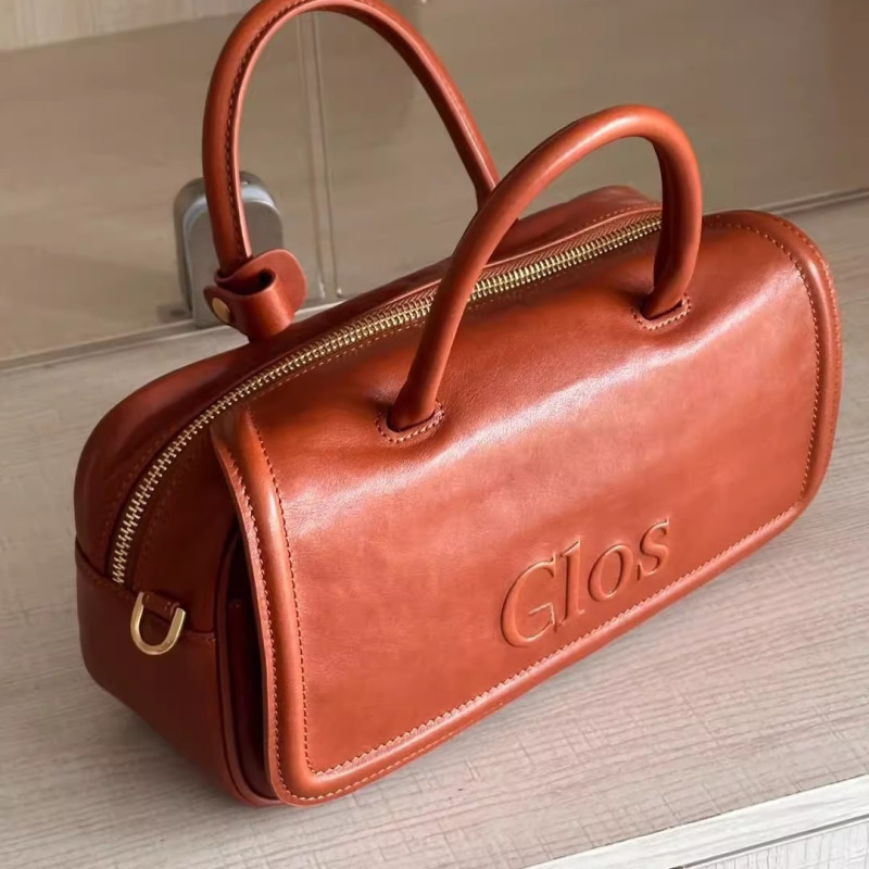 Autumn Collection with Melad's Cross-Feather